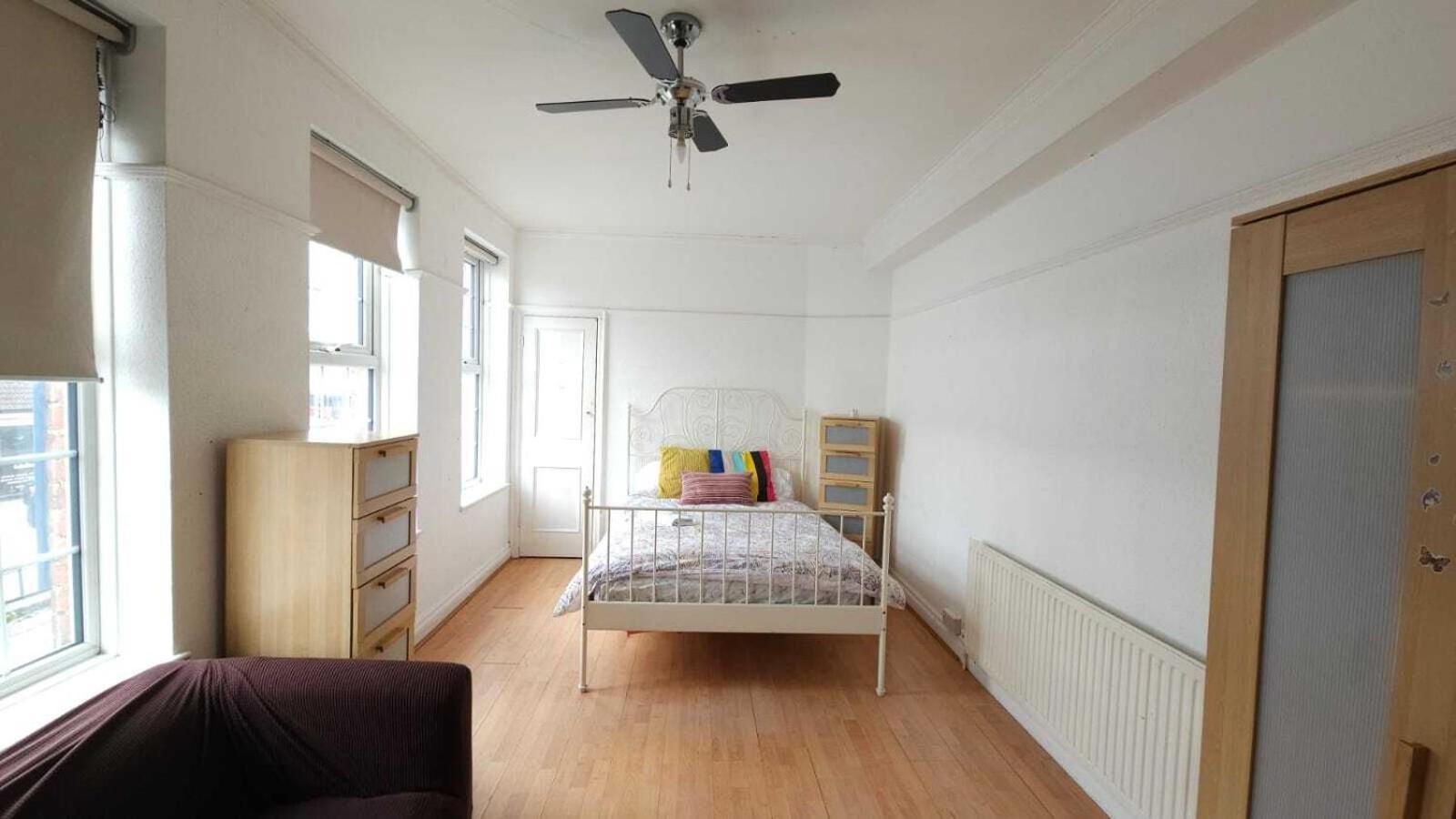 London Edgware Station Apartment Pokoj fotografie
