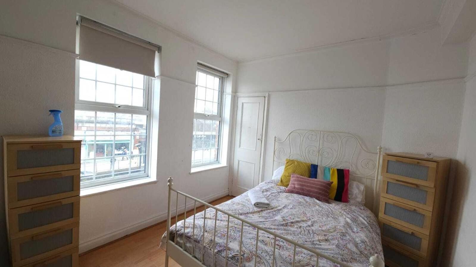 London Edgware Station Apartment Pokoj fotografie