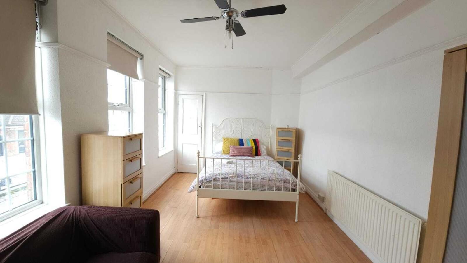 London Edgware Station Apartment Pokoj fotografie